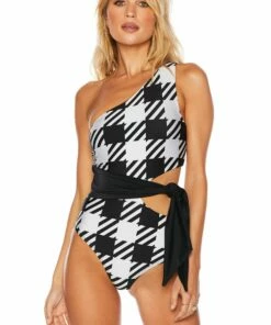 Carlie One Piece Blush 17 Carlie One Piece Blush -bechriot Online Shop BR09640R1 HOUN ALT 4 scaled